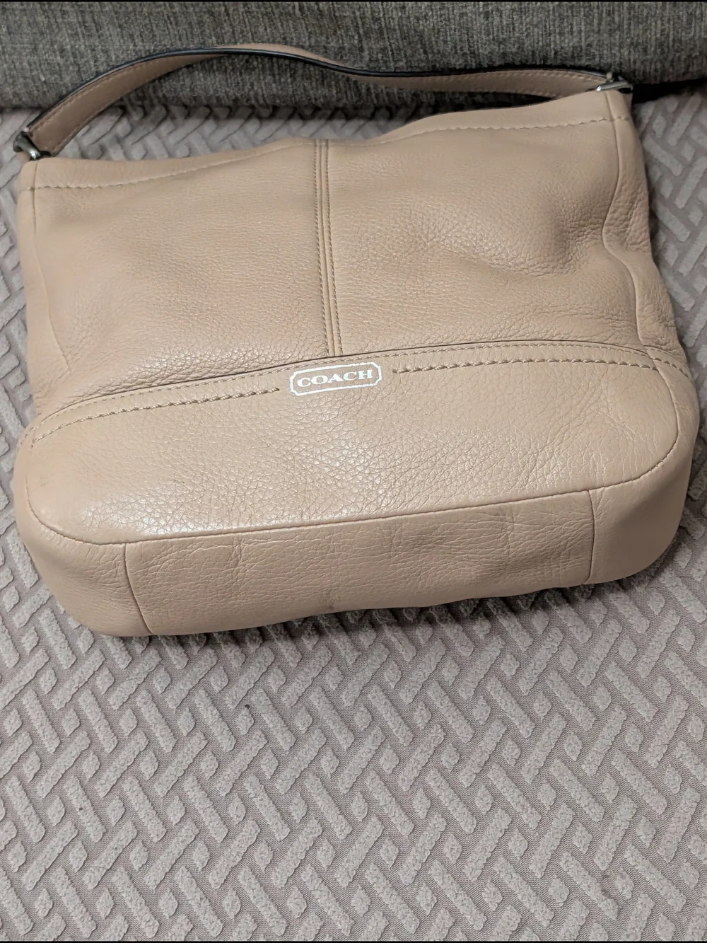 Coach Beige Leather Shoulder Bag EUC